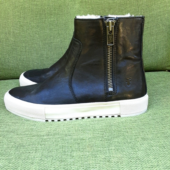 frye gia shearling